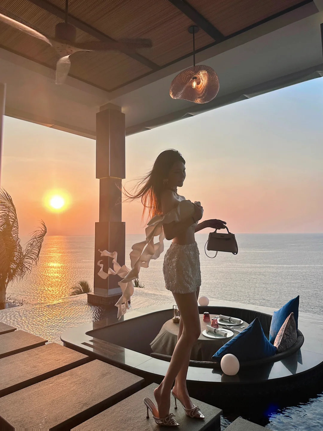 Phuket-Plum Prime Steakhouse, a clifftop restaurant in Phuket, where you can enjoy dinner with the sunset and sea breeze