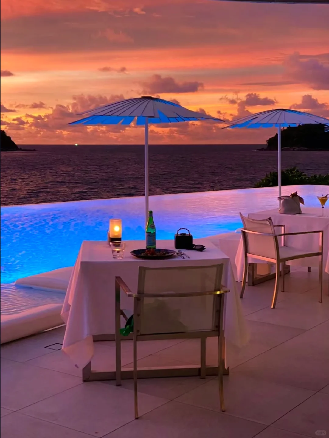 Phuket-Kata Rocks Resort & Residences, the same hotel as Wang Jiaer in Phuket, has a beautiful sunset view