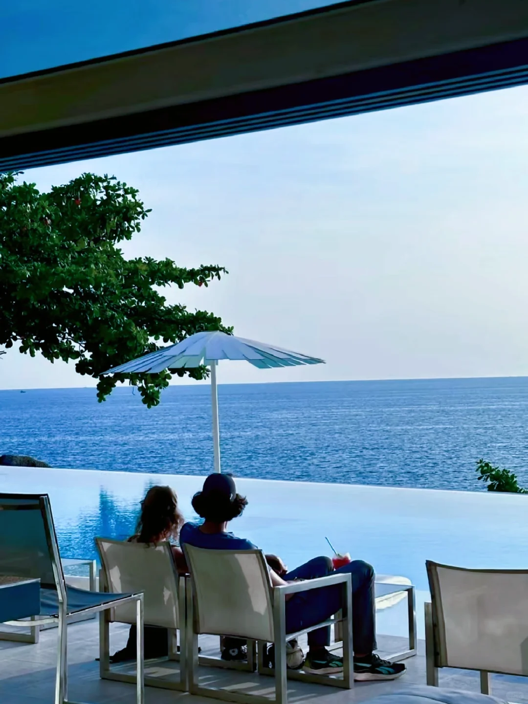 Phuket-Kata Rocks Resort & Residences, the same hotel as Wang Jiaer in Phuket, has a beautiful sunset view