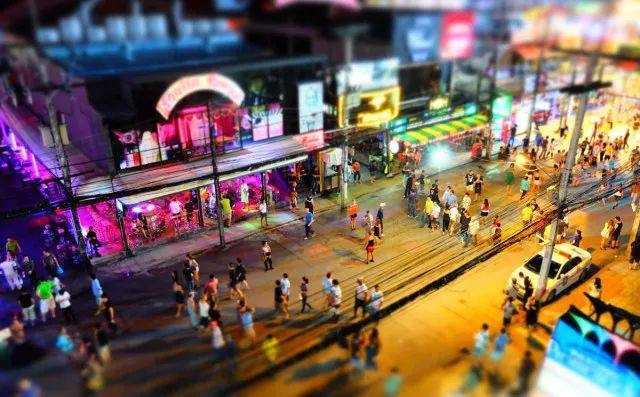 Phuket-A complete guide to Phuket's red light district! Having sex on the roadside