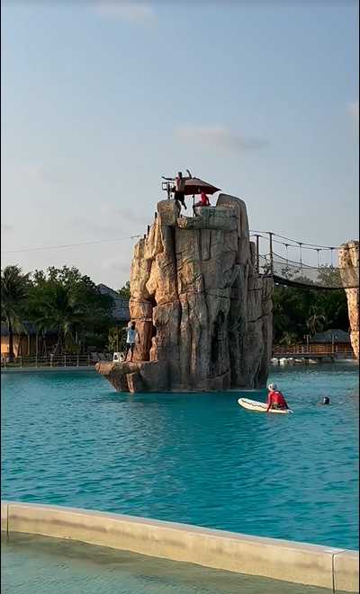 Phuket-Phuket Blue Tree Water Park, the largest lagoon in Phuket