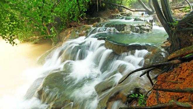 Krabi-Krabi, a small island far away from the hustle and bustle, is a karst wonderland on the sea!