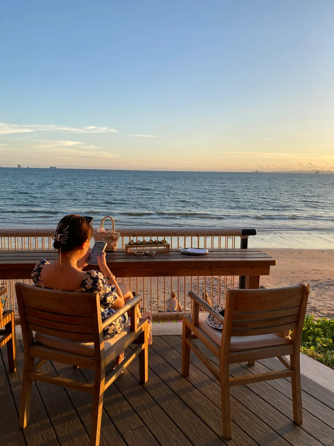 Krabi-Reeve Sunset Restaurant in Ao Nang Beach, Krabi, enjoy the beautiful sunset view