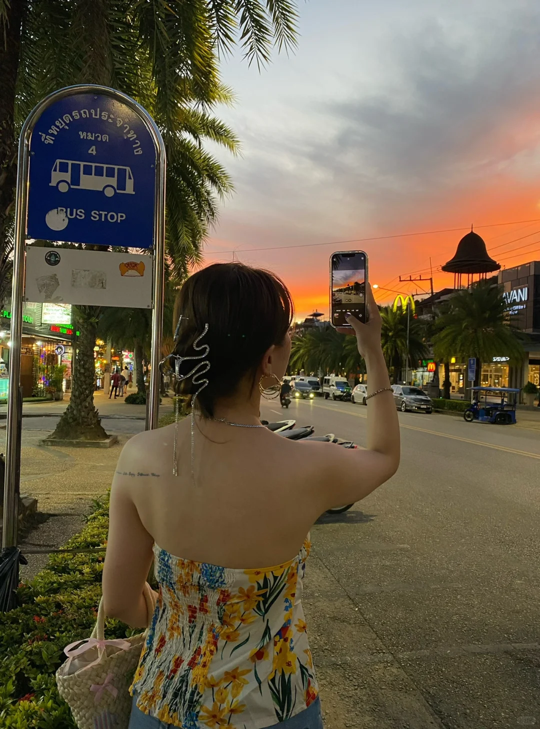 Krabi-Reeve Sunset Restaurant in Ao Nang Beach, Krabi, enjoy the beautiful sunset view
