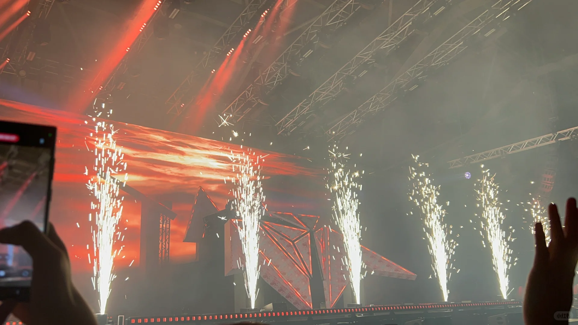 Singapore-Watch one of my favorite DJs, Alan Walker, perform live at EXPO Bar in Singapore
