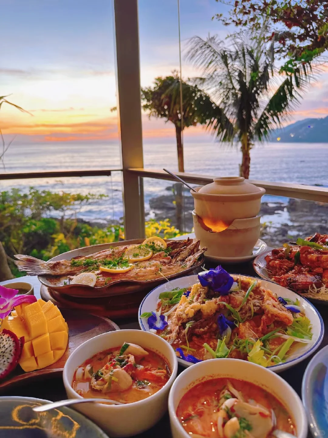 Phuket-Meg Khram the Sunshine, a sunset restaurant with great sea views and delicious food