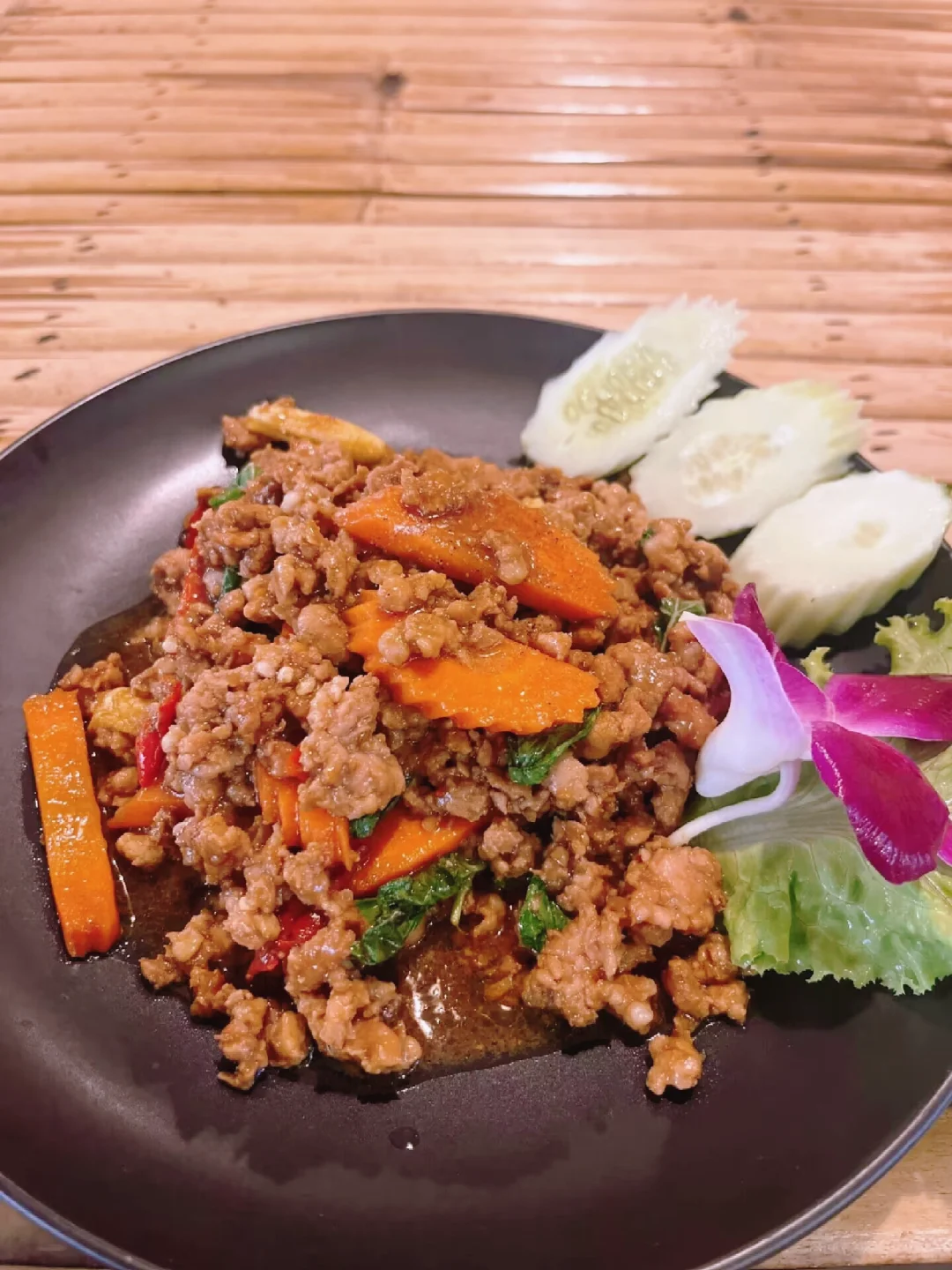 Phuket-Meg Khram the Sunshine, a sunset restaurant with great sea views and delicious food