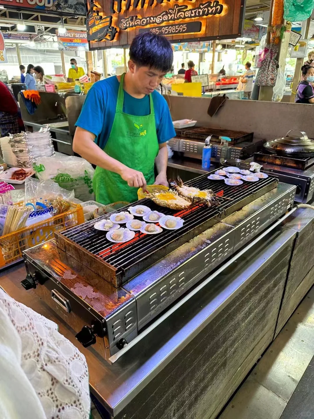 Phuket-Lobsters longer than your arms?! Phuket Night Market is waiting for you to experience