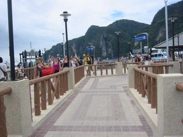 Phuket-Phuket, Thailand - Phi Phi Island Self-guided Tour Guide (Very Detailed Pictures and Text)