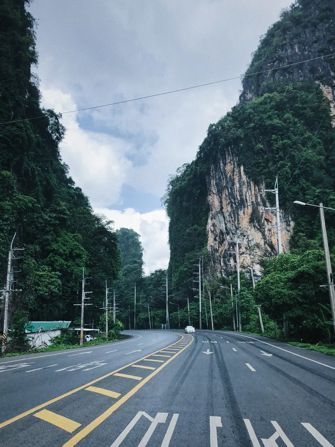 Krabi-I had a Chinese breakfast on the streets of Krabi, Thailand