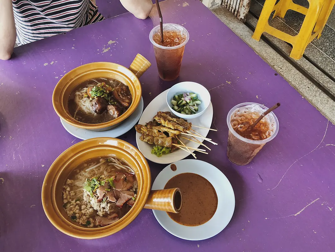 Krabi-I had a Chinese breakfast on the streets of Krabi, Thailand