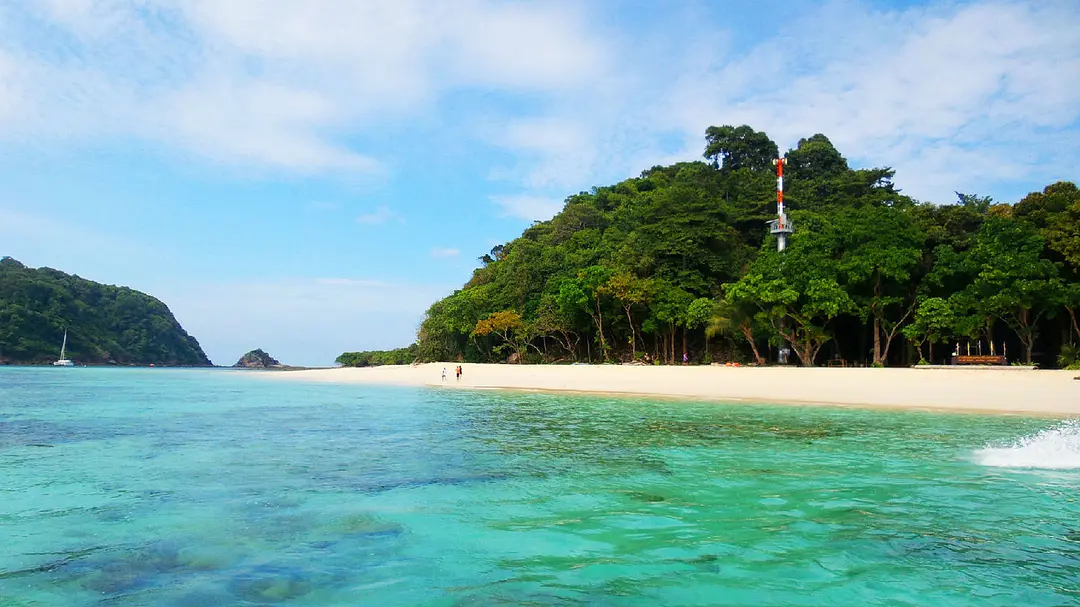 Krabi-Lanta Island, a small island in Thailand, has a high degree of freedom