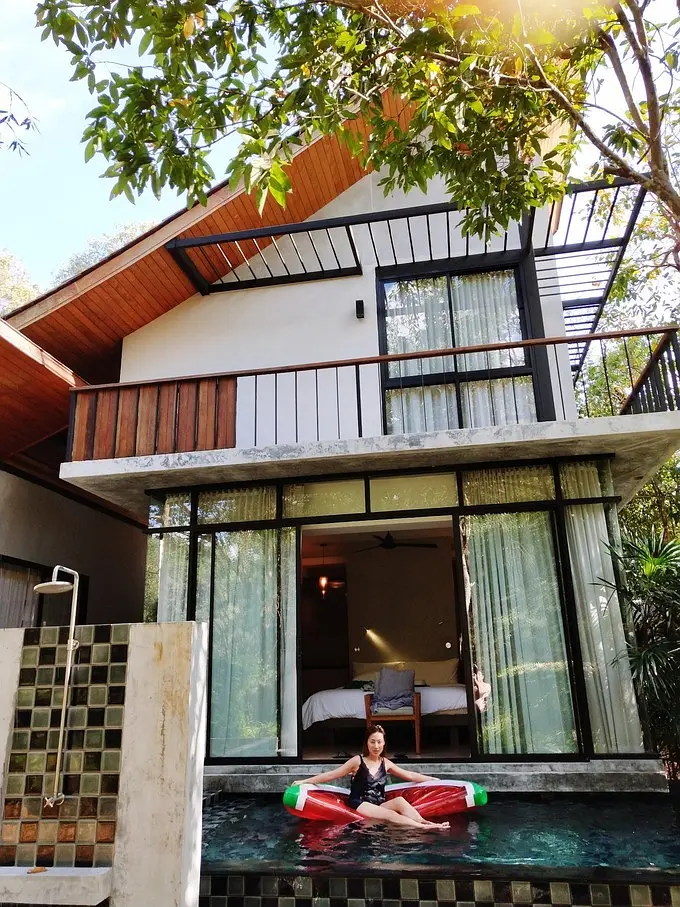 Krabi-Eat, drink and lie down in Krabi, put on a flowery dress and look at the mountains and the sea