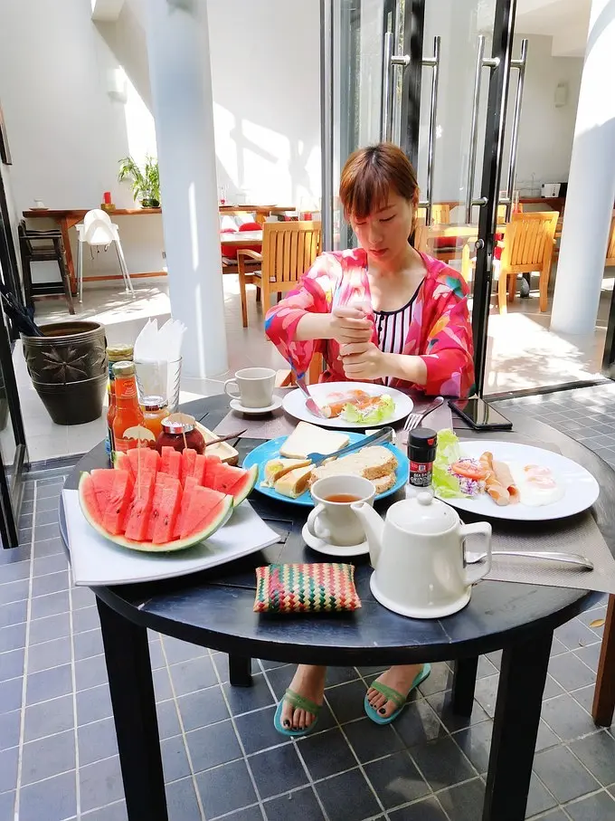 Krabi-Eat, drink and lie down in Krabi, put on a flowery dress and look at the mountains and the sea