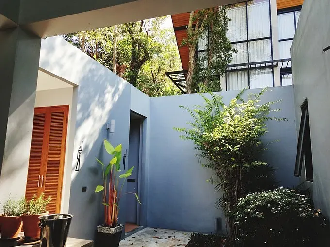 Krabi-Eat, drink and lie down in Krabi, put on a flowery dress and look at the mountains and the sea