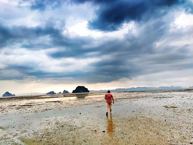 Krabi-Eat, drink and lie down in Krabi, put on a flowery dress and look at the mountains and the sea