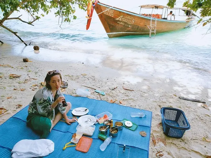 Krabi-Eat, drink and lie down in Krabi, put on a flowery dress and look at the mountains and the sea
