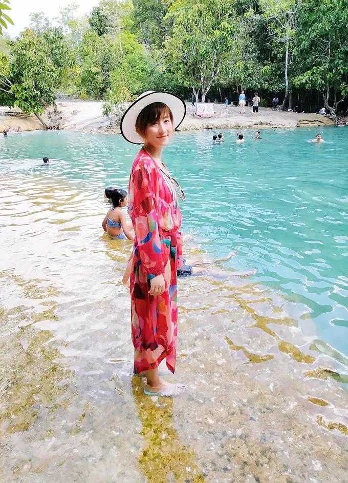 Krabi-Eat, drink and lie down in Krabi, put on a flowery dress and look at the mountains and the sea