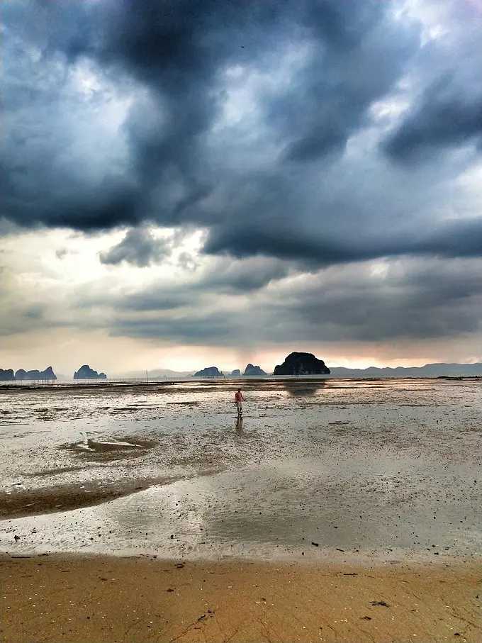 Krabi-Eat, drink and lie down in Krabi, put on a flowery dress and look at the mountains and the sea