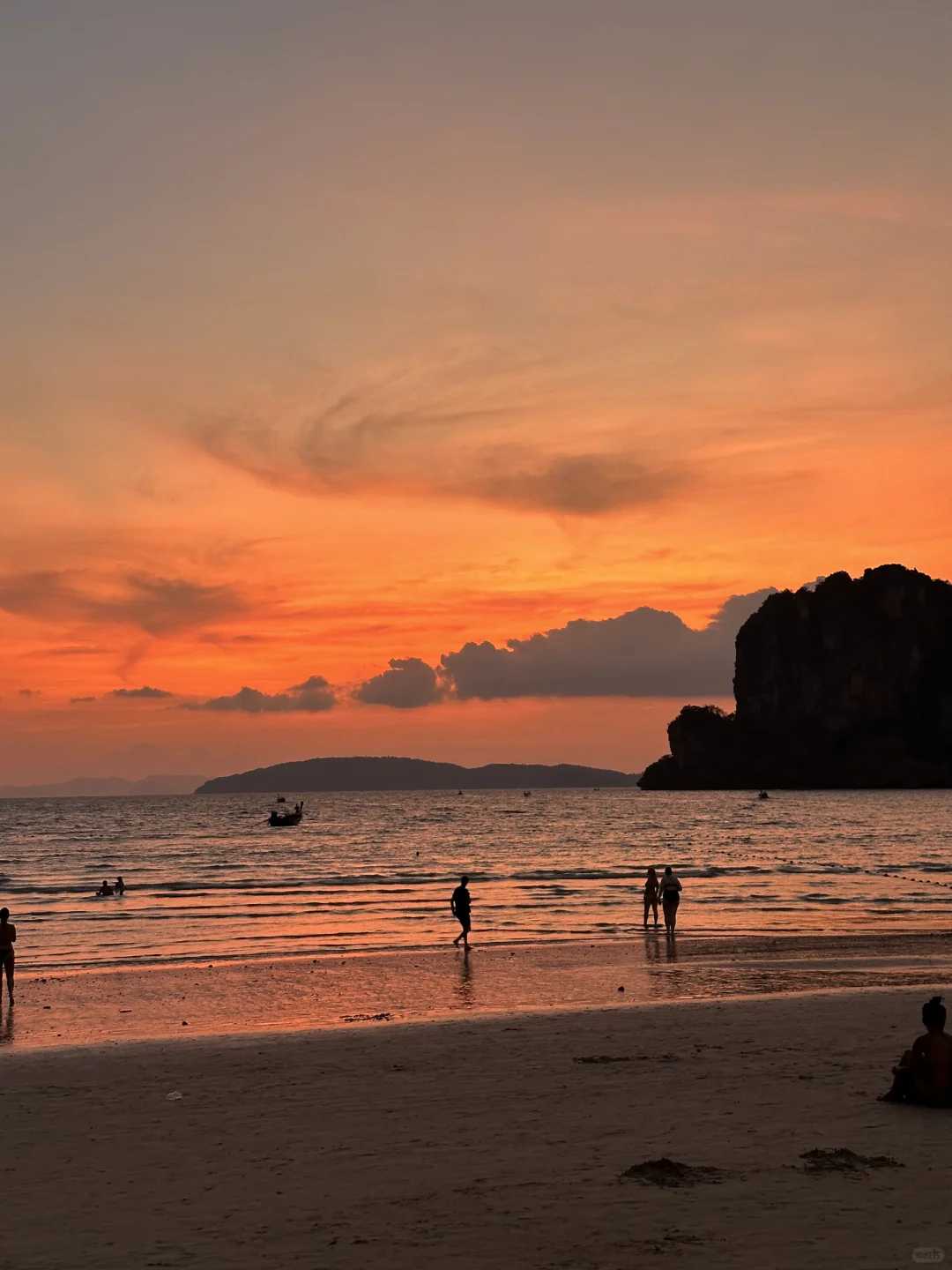 Krabi-The best place to watch the sunset on the west coast of Railay Beach in Krabi, Thailand