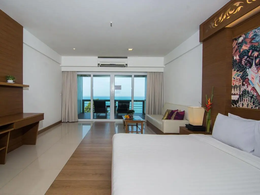 Bangkok-The third time I went to Thailand, I chose Koh Chang. This is where I eat, stay and play!