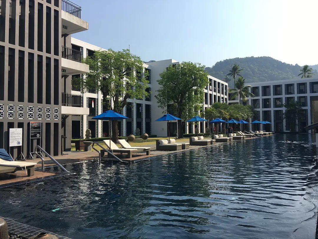 Bangkok-The third time I went to Thailand, I chose Koh Chang. This is where I eat, stay and play!