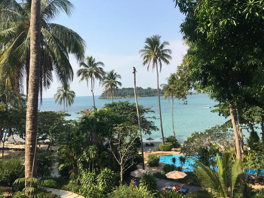 Bangkok-The third time I went to Thailand, I chose Koh Chang. This is where I eat, stay and play!