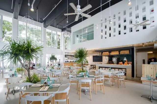 Boracay-Not only the most beautiful sunset, Boracay also has 5 great restaurants