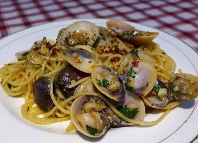 Boracay-Not only the most beautiful sunset, Boracay also has 5 great restaurants
