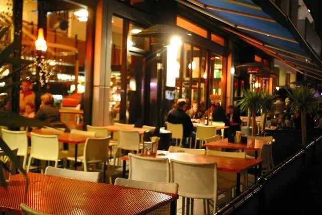 Boracay-Not only the most beautiful sunset, Boracay also has 5 great restaurants