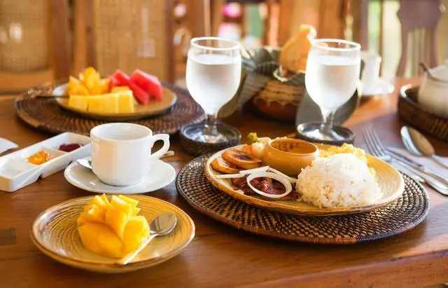 Boracay-Not only the most beautiful sunset, Boracay also has 5 great restaurants