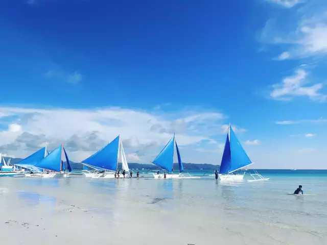 Boracay-If you want to find a beautiful island with a very high cost performance, you can come to Boracay.