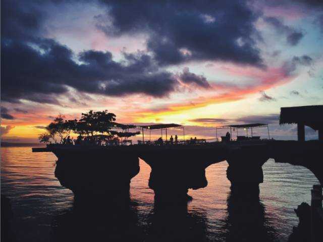 Boracay-If you want to find a beautiful island with a very high cost performance, you can come to Boracay.