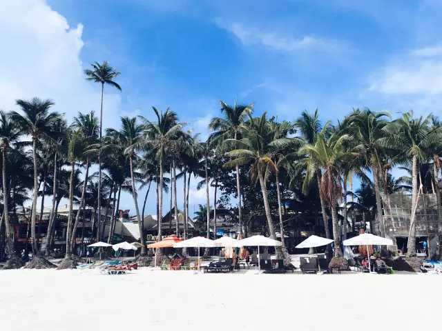 Boracay-If you want to find a beautiful island with a very high cost performance, you can come to Boracay.