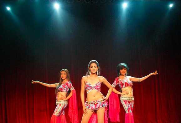 Boracay-Boracay's nightlife is unforgettable and is the reason I want to travel there many times.