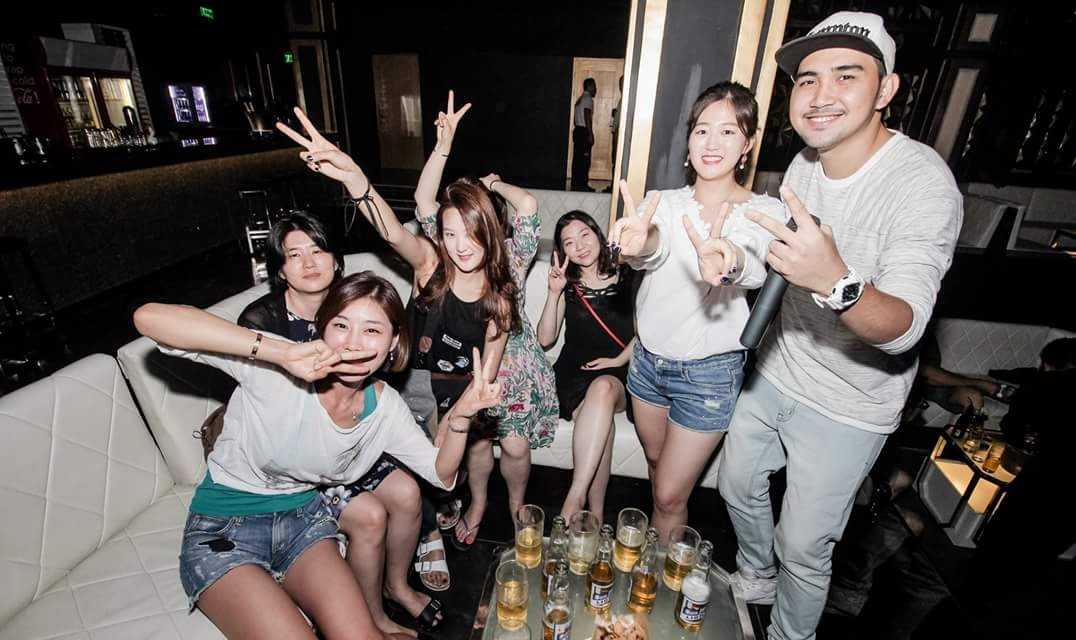 Boracay-Explore Boracay nightlife, the most visited Boracay nightclub Galaxy