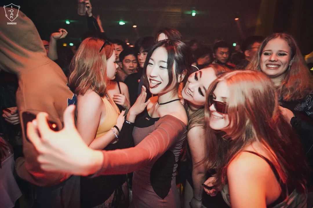 Boracay-Red light district in Boracay, Philippines with cute and sexy Filipino girls
