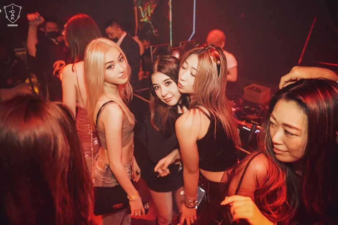 Boracay-Red light district in Boracay, Philippines with cute and sexy Filipino girls