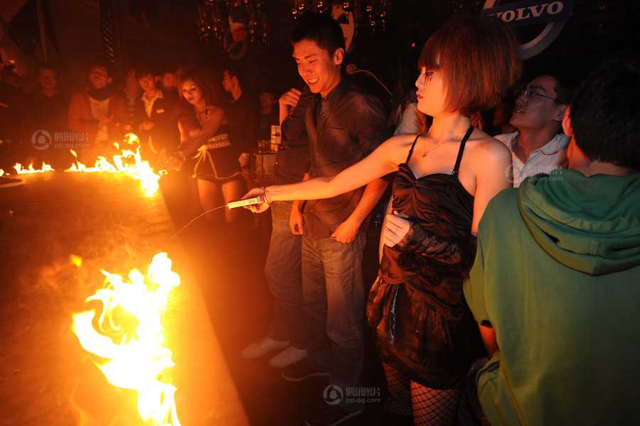 Boracay-Red light district in Boracay, Philippines with cute and sexy Filipino girls