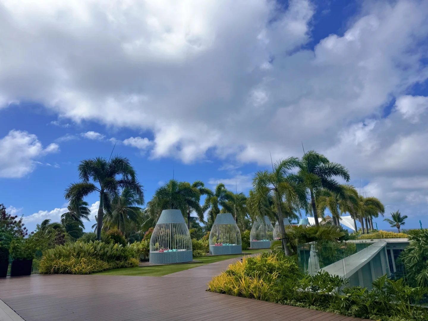 Boracay-The Lind Boracay Hotel in Boracay offers free airport pick-up service