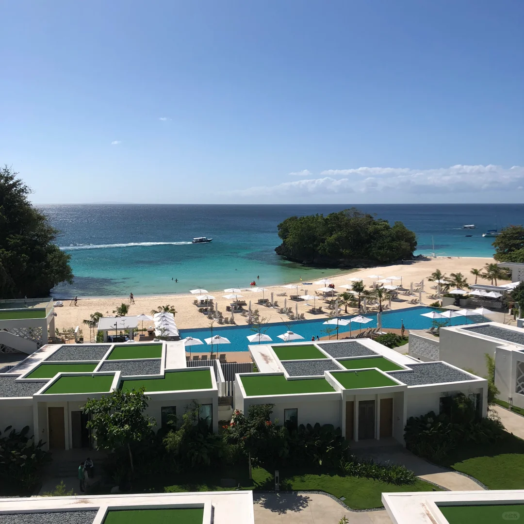 Boracay-A private beach resort perfect for wasting time, Crimson Hotel Boracay