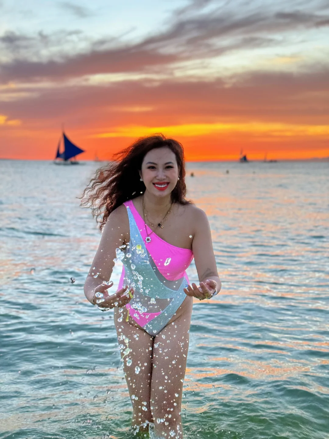 Boracay-The sunset sailing in Boracay, Philippines is too beautiful to be real