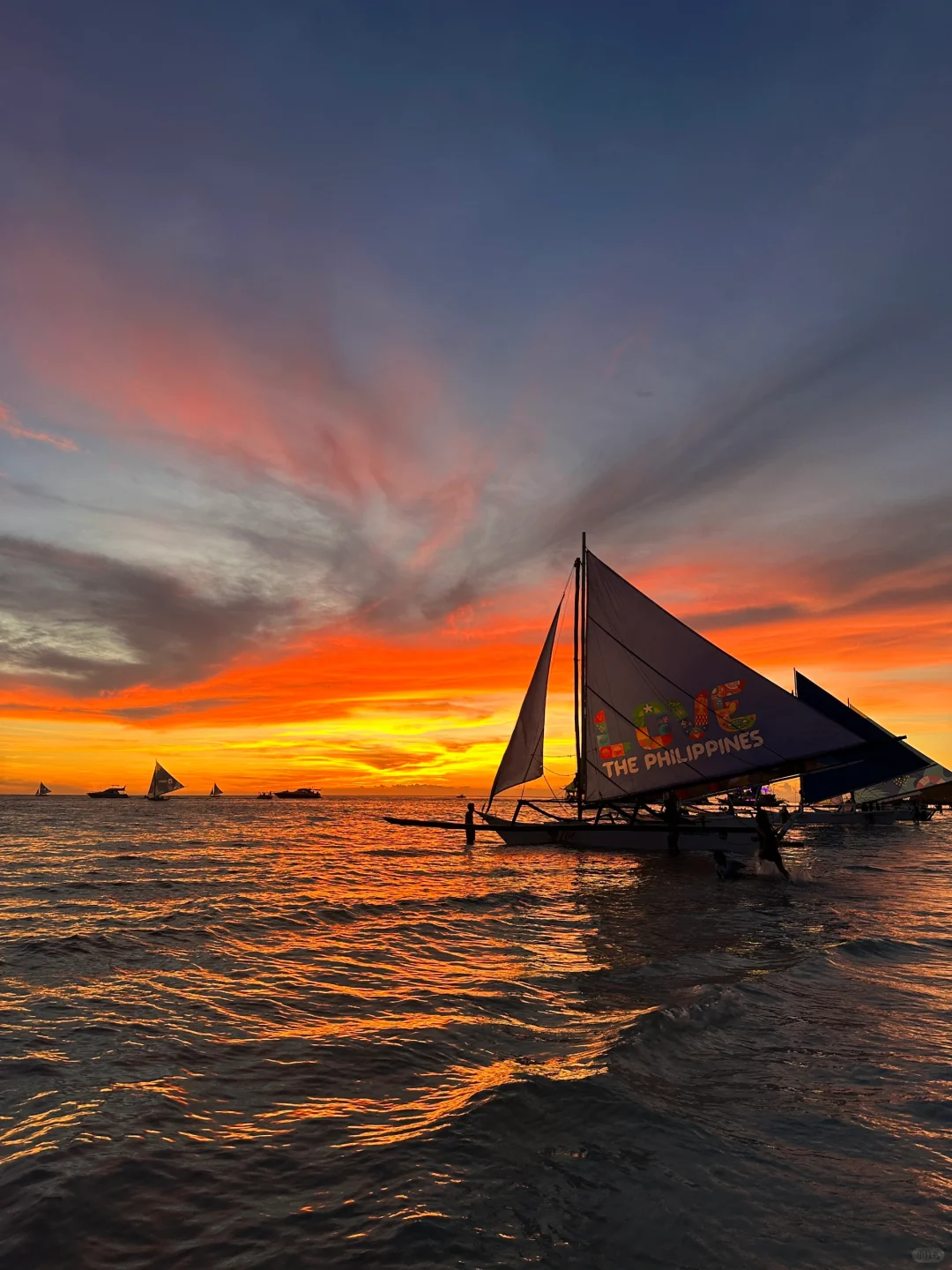 Boracay-Sunset sailing⛵️, I would like to call it the best entertainment option in Boracay
