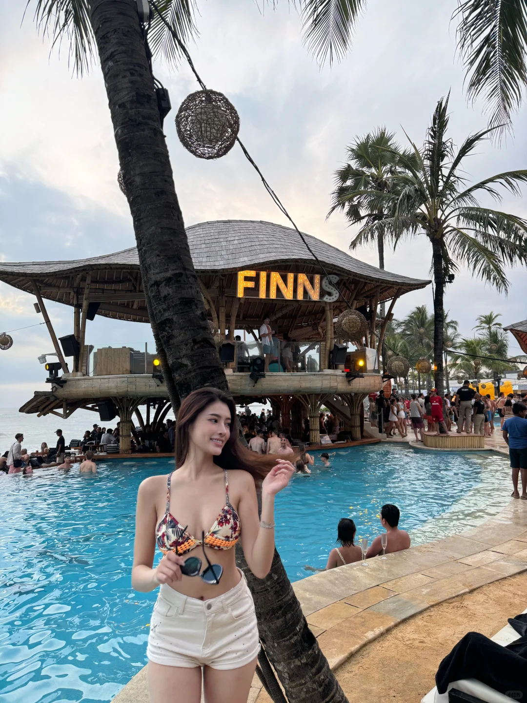 Bali-The beach club? with the best atmosphere in Bali is none other than Finns