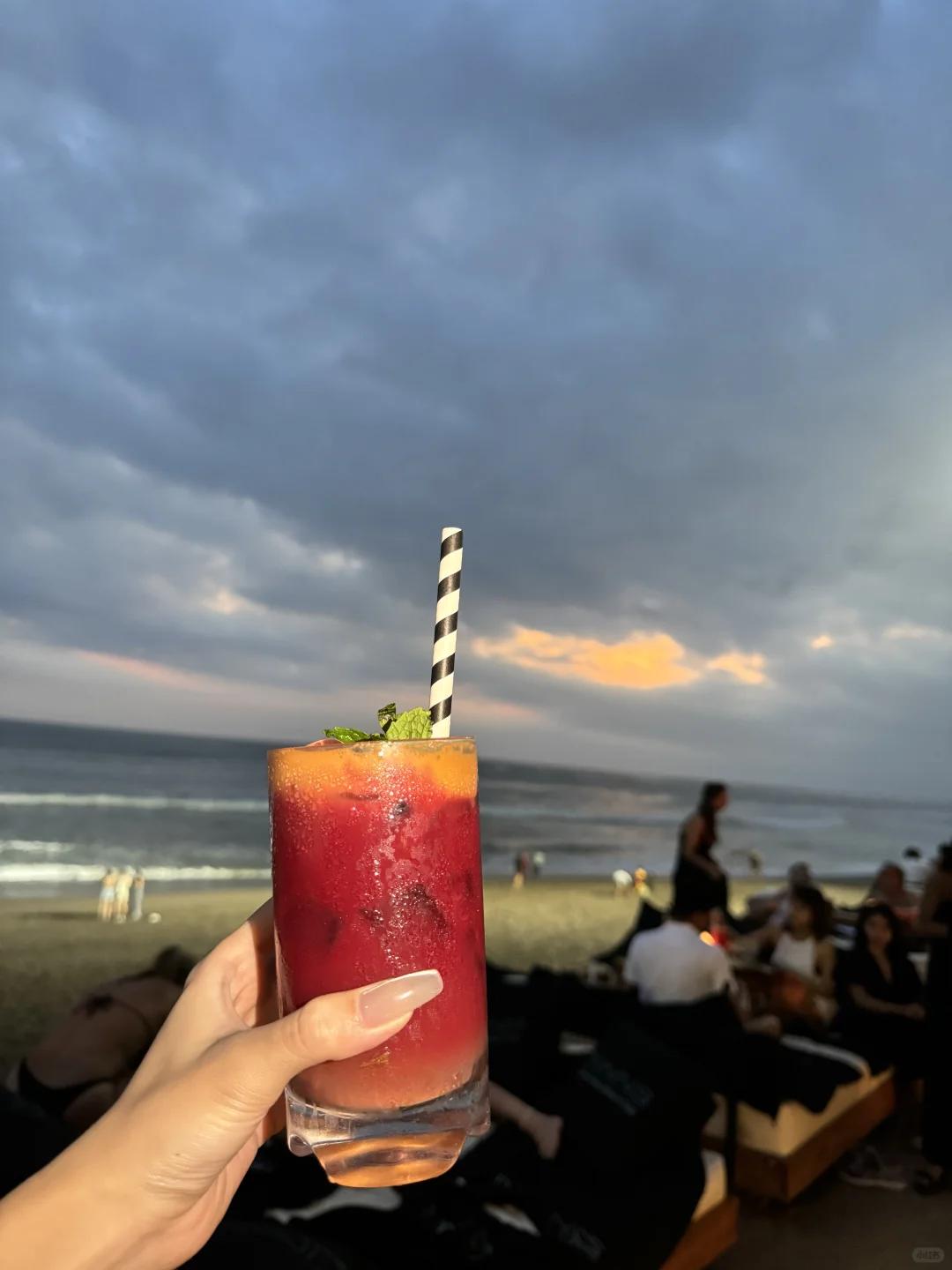 Bali-The beach club? with the best atmosphere in Bali is none other than Finns