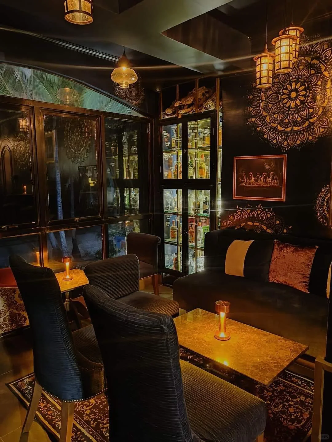 Boracay-Boracay's mysterious closet bar is hidden in a restaurant closet