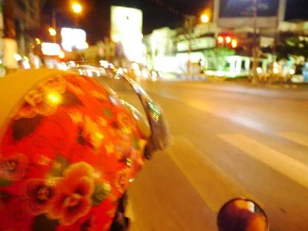 Hua Hin-The train to Hua Hin in July may be the most artistic market in Thailand