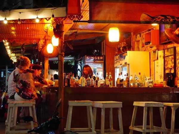 Hua Hin-The train to Hua Hin in July may be the most artistic market in Thailand