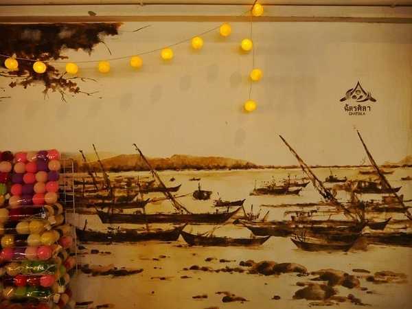 Hua Hin-The train to Hua Hin in July may be the most artistic market in Thailand