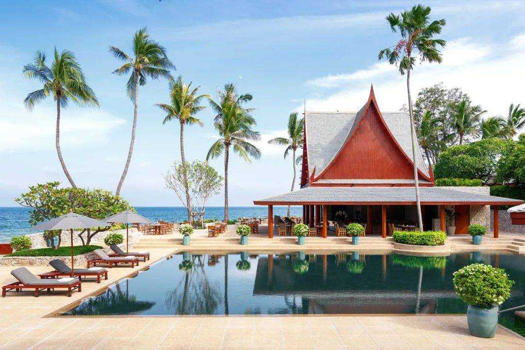 Hua Hin-Who can say no to the seaside town of Hua Hin, which is both a place to relax and maintain health?